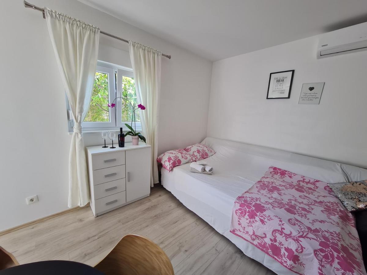 Apartmani Andrea Promajna Kültér fotó